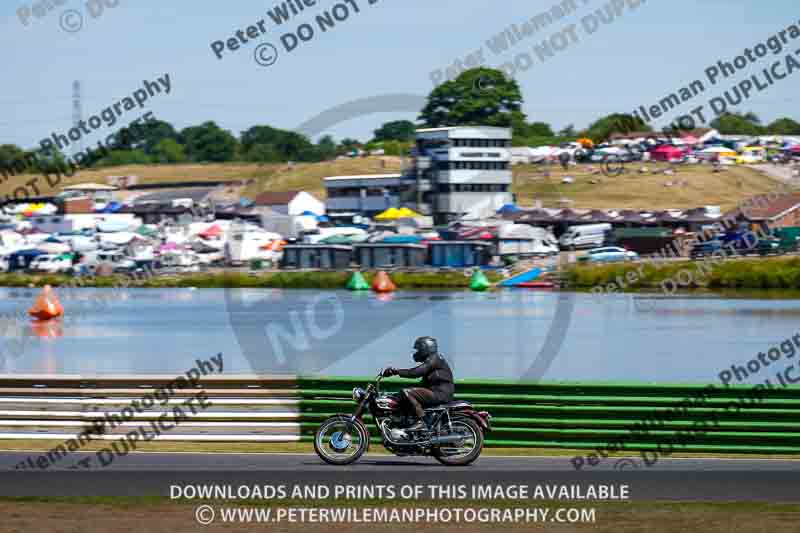 Vintage motorcycle club;eventdigitalimages;mallory park;mallory park trackday photographs;no limits trackdays;peter wileman photography;trackday digital images;trackday photos;vmcc festival 1000 bikes photographs